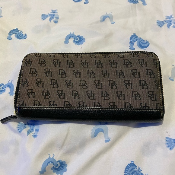 COPY - Vintage Dooney & Bourke Wallet - Picture 7 of 8